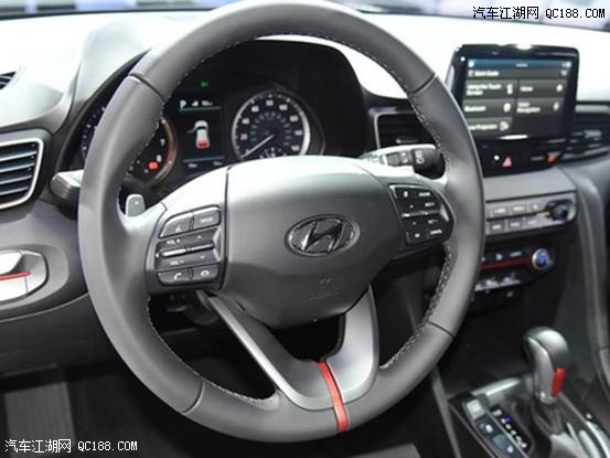 原创新一代现代飞思车型评测&nbsp;仍不走寻常路