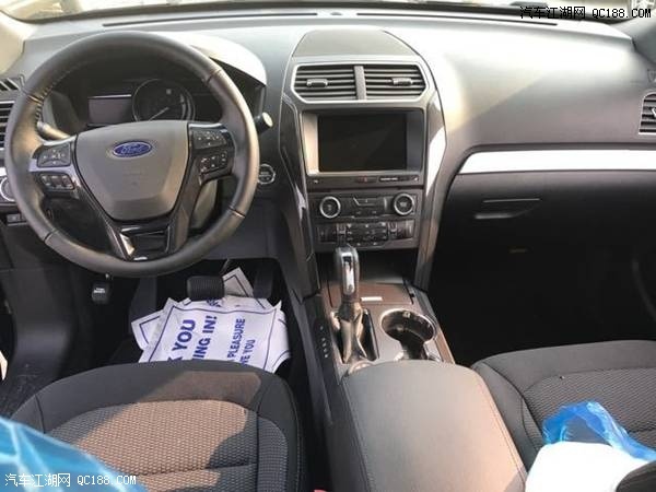 17款福特探险者3.5T发动机356马力版实拍