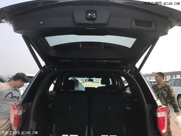 17款福特探险者3.5T发动机356马力版实拍