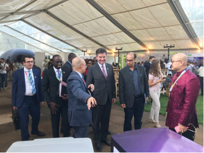 构建人类命运共同体&nbsp;天泉鼎丰空气制水炫耀联合国