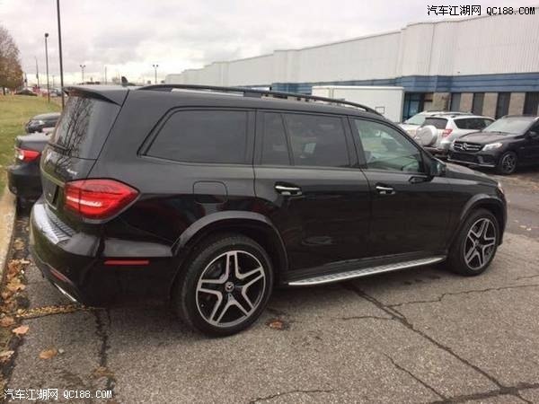 奔驰GLS550报价配置参数油耗解析评测