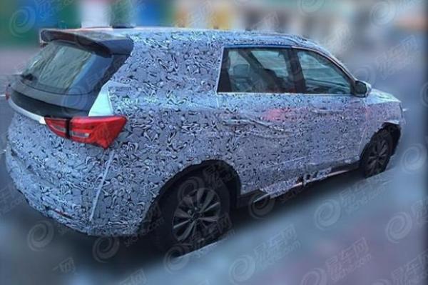 外观硬朗&nbsp;君马D50路试谍照曝光2018年亮相