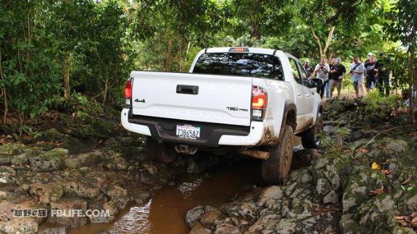 芝加哥车展亮相&nbsp;丰田发布新车越野测试预告图