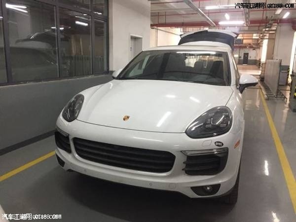 保时捷卡宴桃红木3.0T混动铂金现车实拍