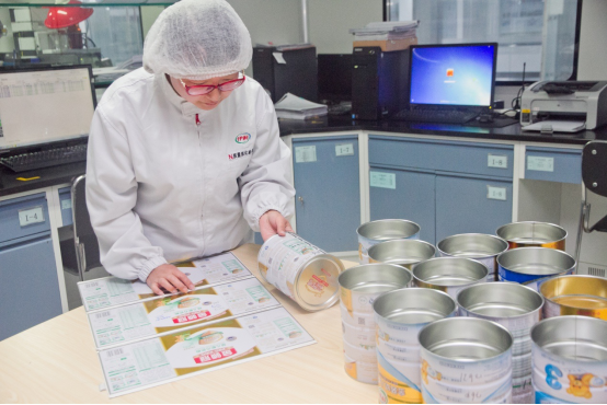 “最严”抽检产出最好成绩，金领冠品质领跑中国奶粉