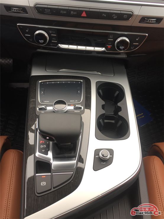 2018款奥迪Q7加版最低价参数配置全面解析奥迪Q7豪华SUV价格