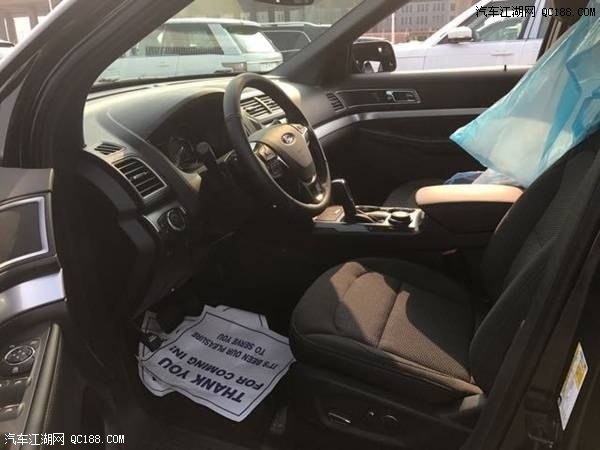 17款福特探险者3.5T发动机356马力版实拍