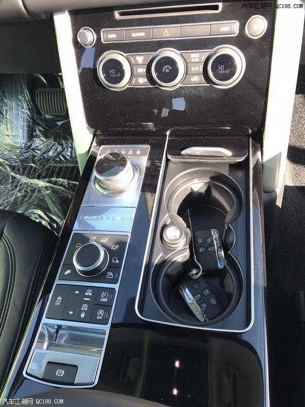 2017款路虎揽胜白外黑内八速行政版解析