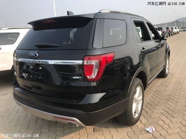 17款福特探险者3.5T发动机356马力版实拍