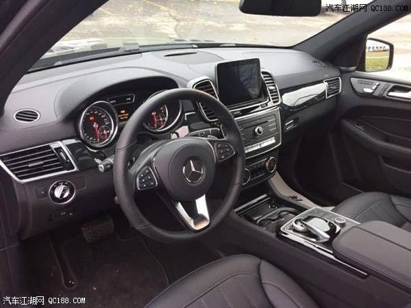 奔驰GLS550报价配置参数油耗解析评测