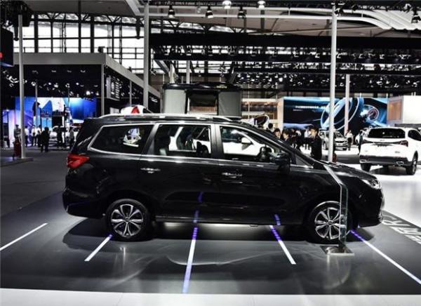 瑞风M2继任者&nbsp;全新瑞风R3自动挡内饰谍照曝光&nbsp;年内上市