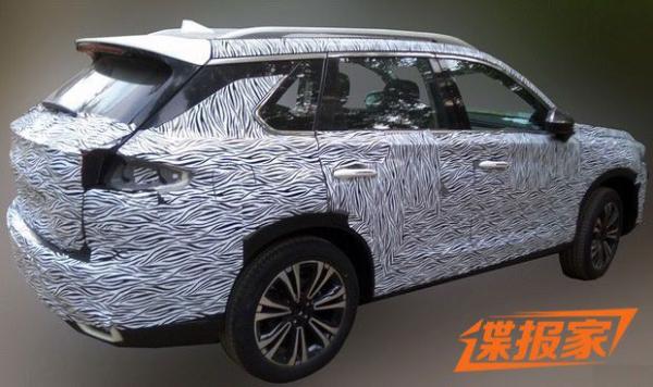 悬浮式车顶 新一代传祺GS5最新谍照曝光 年内发布