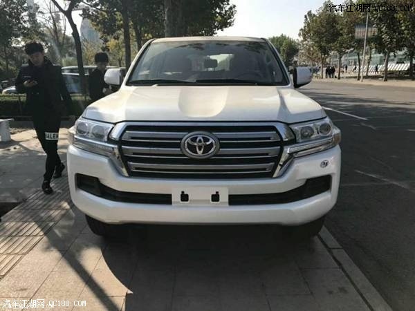 2018款丰田兰德酷路泽4000七座到店实拍