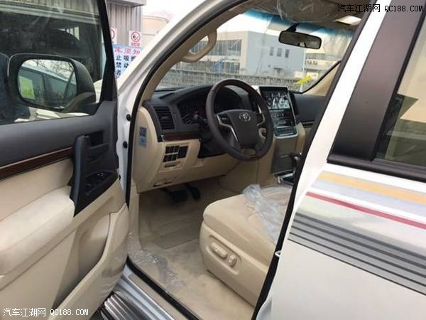 17款丰田酷路泽4000 GXR七座中东版实拍