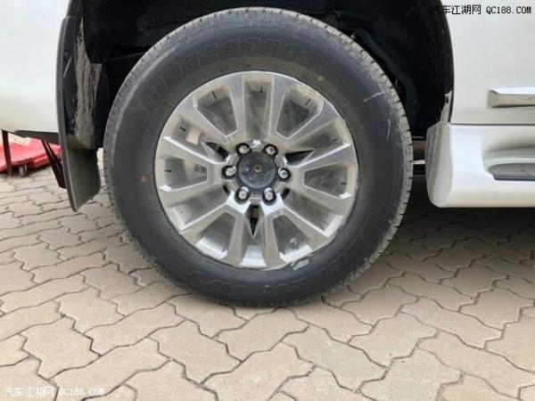 18款丰田霸道4000七座硬派SUV配置解析