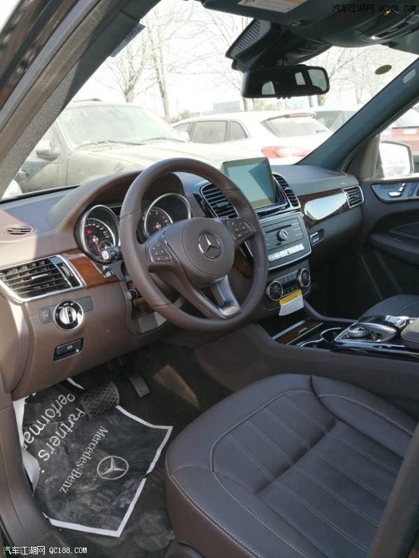 宽度增加121毫米&nbsp;详解18款奔驰GLS450美版
