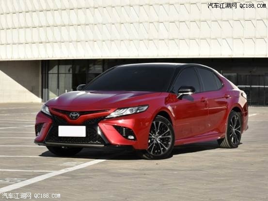 原创八代丰田凯美瑞首试&nbsp;外观时尚配置提升