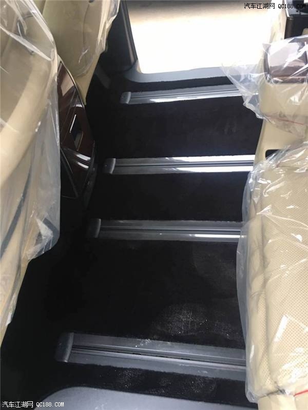 18款丰田埃尔法白外米内黑外米内版价格