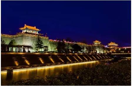 “华侨城·自贡灯会”盛大启幕 十二城彩灯点亮中国年