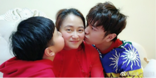 儿子生日反赠母亲一辆豪车，这样的儿子请给我来一打！