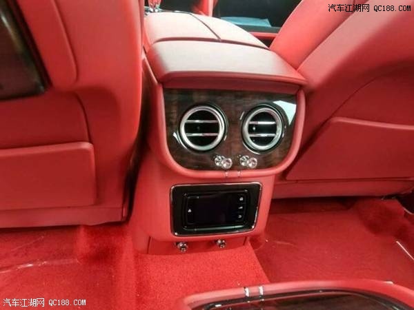 18款宾利添越V8 4.0T顶级四座配置详解