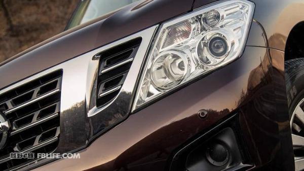 当巡逻兵遭遇巡洋舰 对比试驾途乐4.0L陆巡4.0