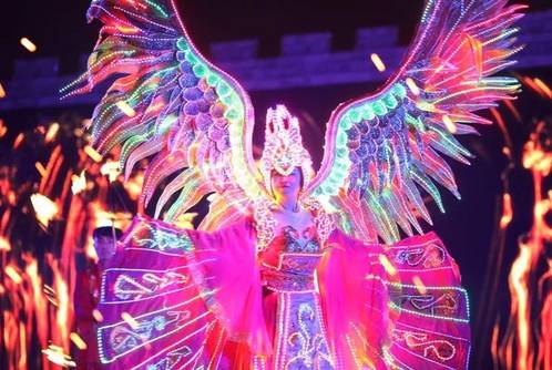 中国灯 耀神州 2018华侨城·自贡灯会西安城墙亮灯仪式华彩绽放
