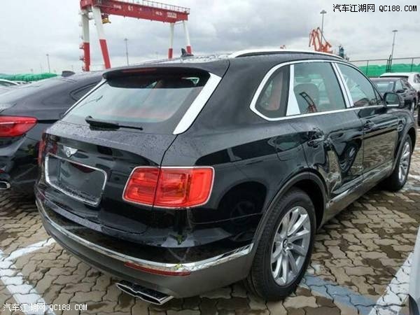 18款宾利添越V8 4.0T顶级四座配置详解