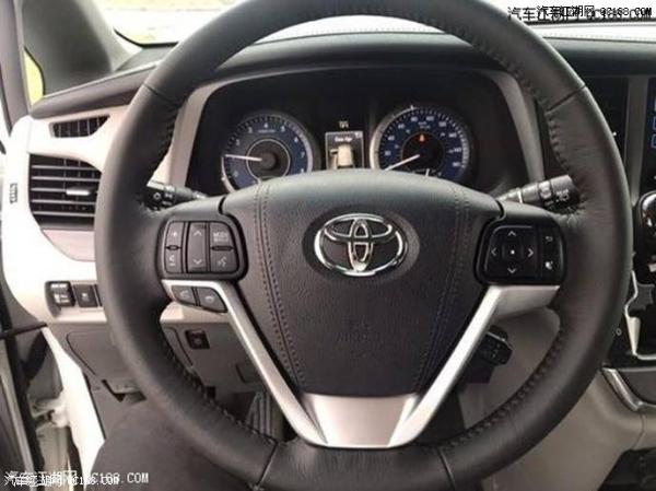 2017款丰田塞纳3.5L车身红色LED尾灯体验