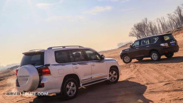 当巡逻兵遭遇巡洋舰 对比试驾途乐4.0L陆巡4.0