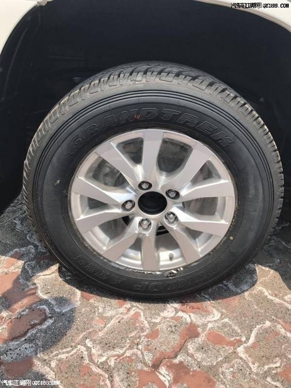 18款丰田酷路泽4000全尺寸越野SUV图解