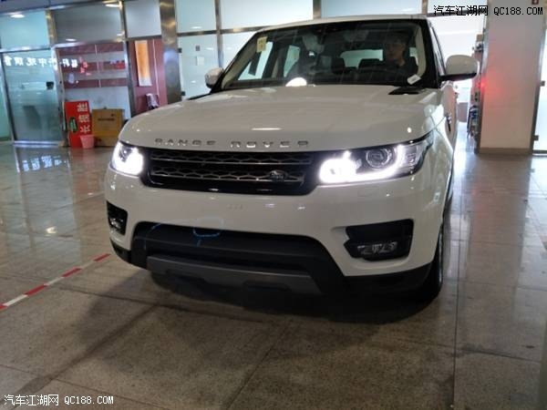 17款路虎揽胜运动3.0T白色柴油欧版评测
