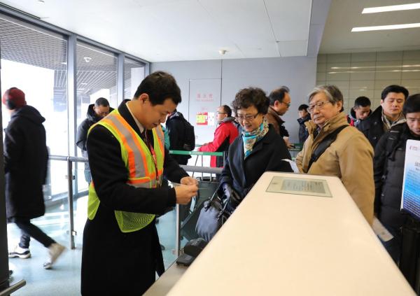 2018年春运首日东航预计运送旅客超过30万人次