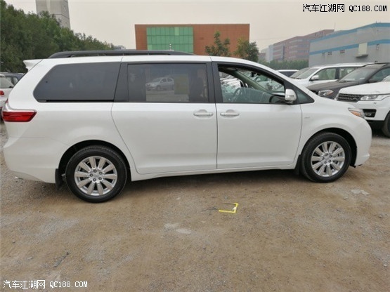 丰田塞纳2017款报价配置参数油耗解析