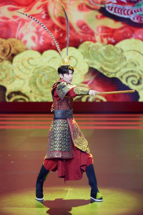 《西游记》再聚首，六小龄童经典大圣的背后却是无尽辛酸