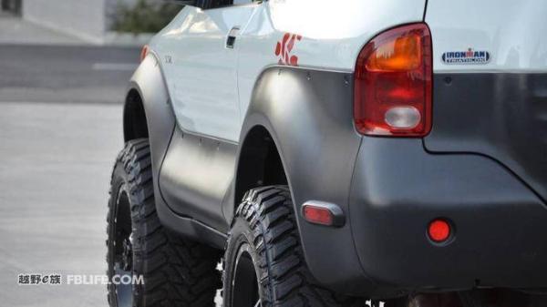 造型夸张的稀有物种 五十铃Vehicross Ironman特别版