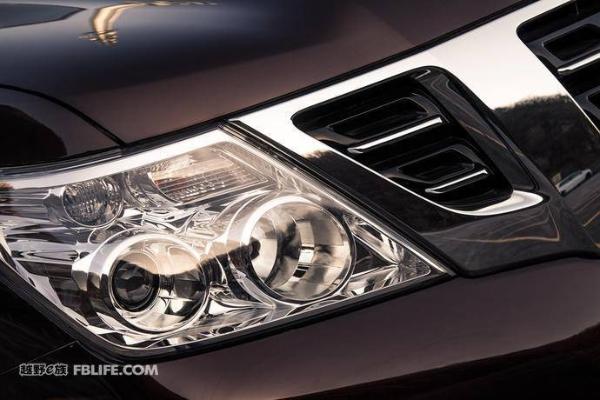 当巡逻兵遭遇巡洋舰 对比试驾途乐4.0L陆巡4.0