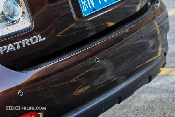 当巡逻兵遭遇巡洋舰 对比试驾途乐4.0L陆巡4.0