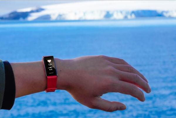 荣耀潮配南极品质大冒险，无惧极寒挑战