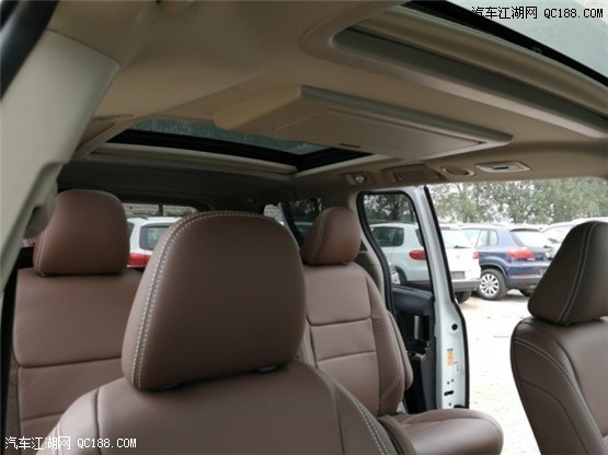 丰田塞纳2017款报价配置参数油耗解析