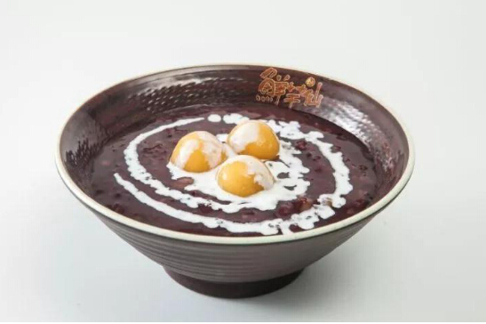 元宵吃汤圆吗？鲜芋仙温暖喜圆与你共度元宵佳节