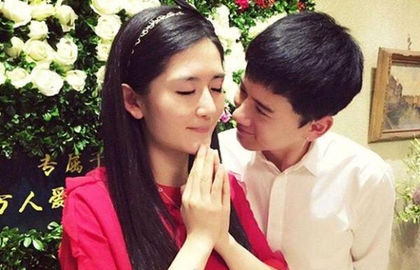 谢娜生下双胞胎女儿&nbsp;网友：瞬间露出了老母亲般的笑容