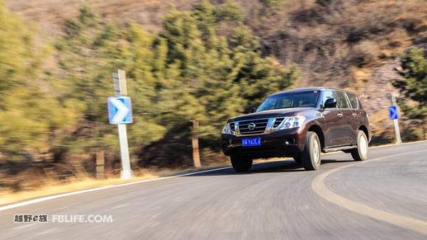 当巡逻兵遭遇巡洋舰 对比试驾途乐4.0L陆巡4.0