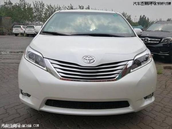 2017款丰田塞纳3.5L车身红色LED尾灯体验