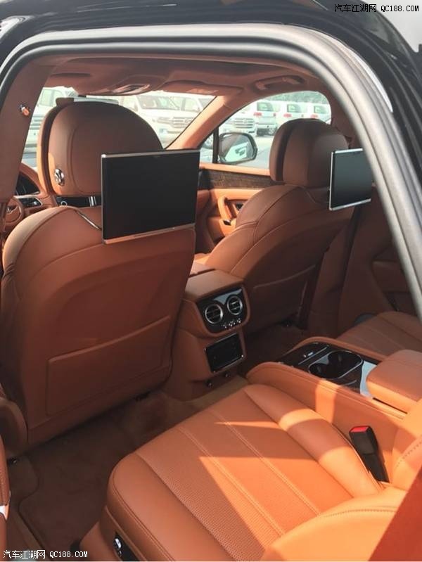 18款宾利添越V8 4.0T顶级四座配置详解