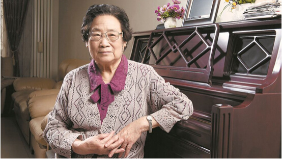 点赞！新华社联合张裕珍藏版五星致敬改革开放四十周年