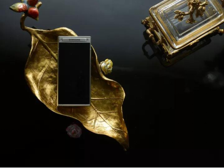 从苏州园林的匠心设计看三星W2018的至善至美