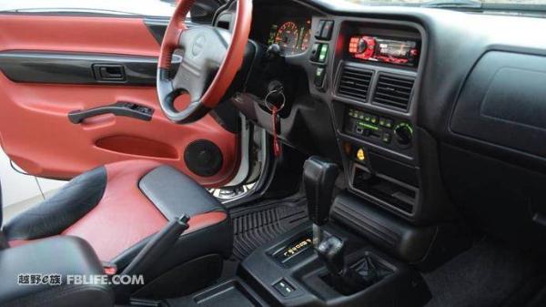 造型夸张的稀有物种 五十铃Vehicross Ironman特别版