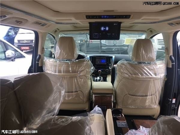 2018款丰田埃尔法商务车豪华MPV实测