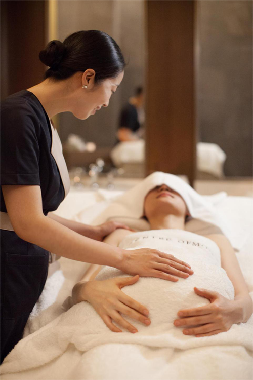 做好产后康复，妈咪爱中心以专业服务守护宝妈